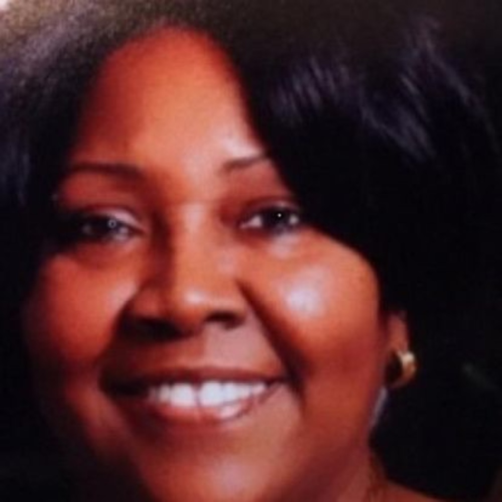 Meet your Posher, Lenora